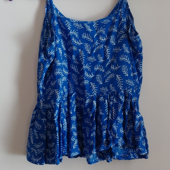 Patterned Sleeveless Peplum Babydoll Top - Picture 2 of 5